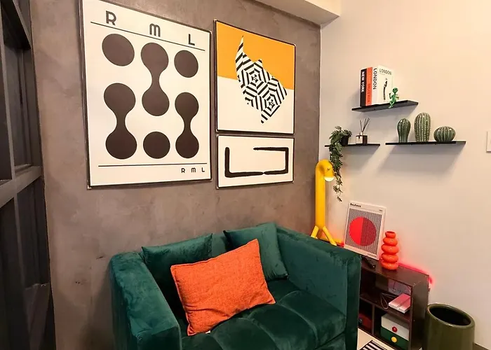 Elevated Retro Near Bgc, Makati, And Ortigas Manila